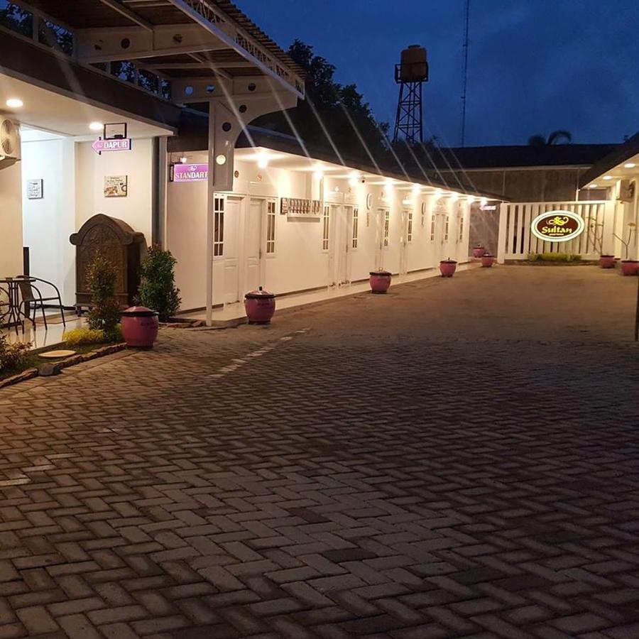 Sultan Guesthouse Tulungagung Luaran gambar