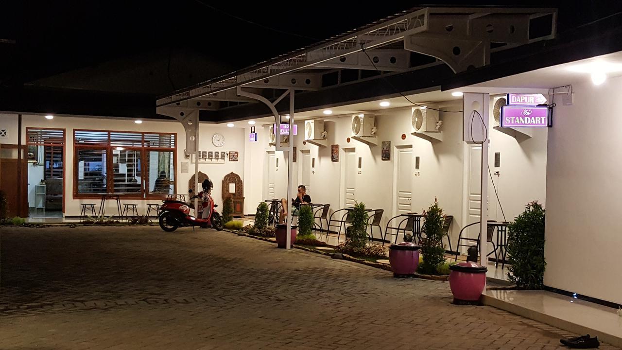 Sultan Guesthouse Tulungagung Luaran gambar